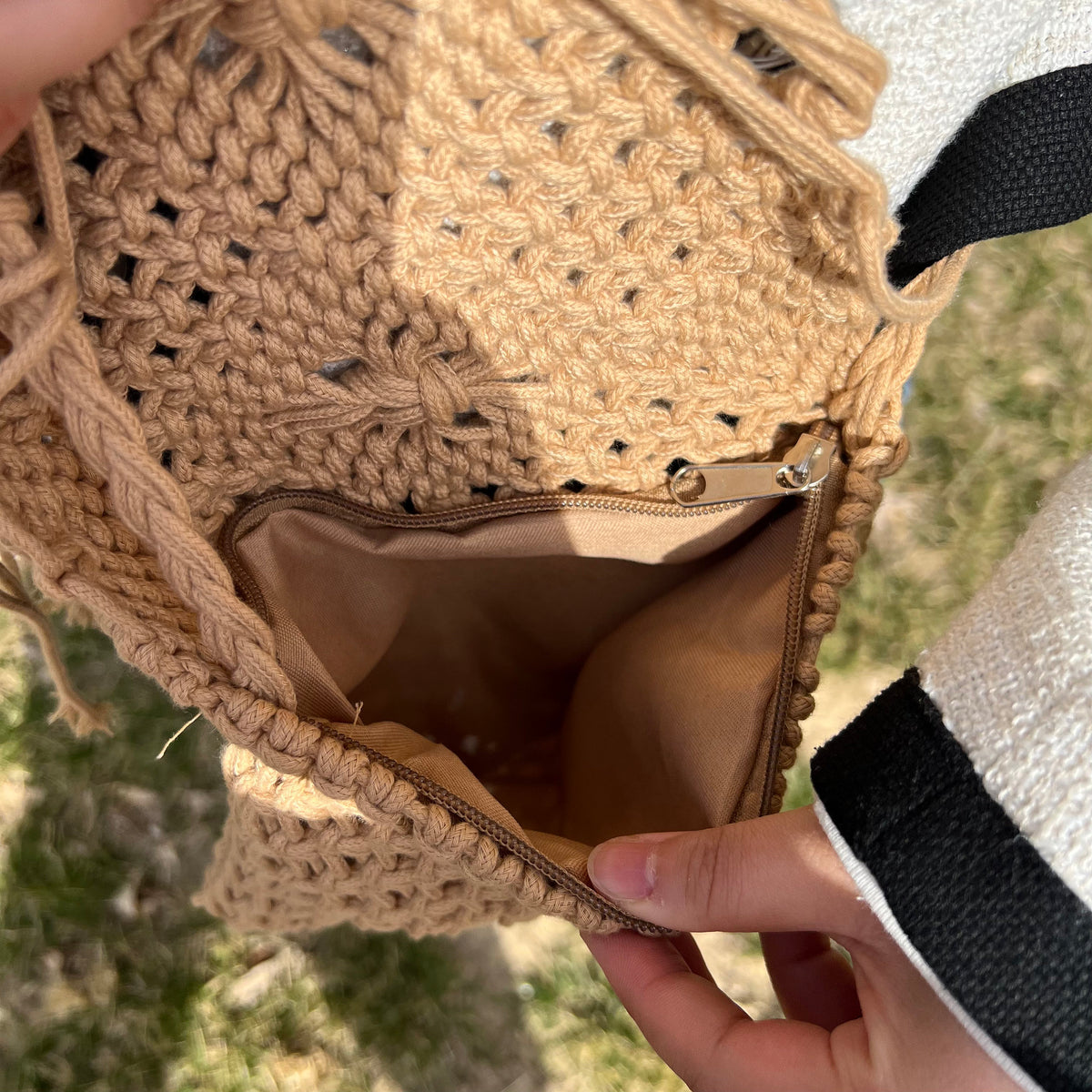 Handmade Woven Tassel Crossbody Bag: Eco-Friendly Nylon Summer Purse - view 5