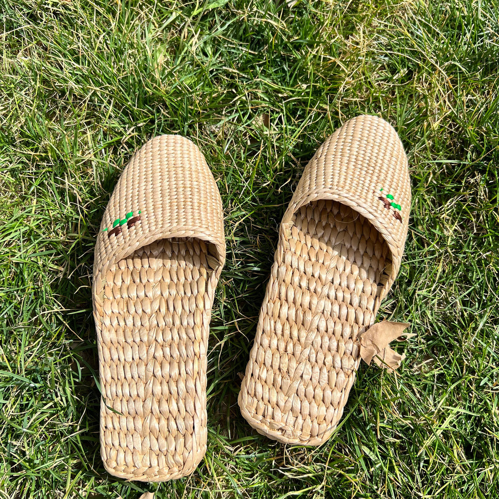 Handmade Woven Straw Slippers: Eco-Friendly Unisex Spa Shoes - view 10