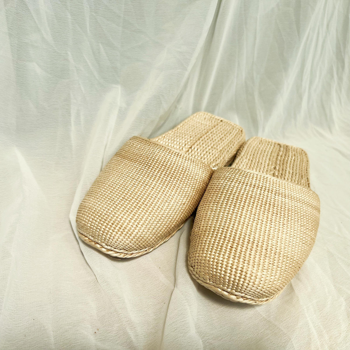 Handmade Woven Straw Slippers: All-Season Spa Shoes - view 3