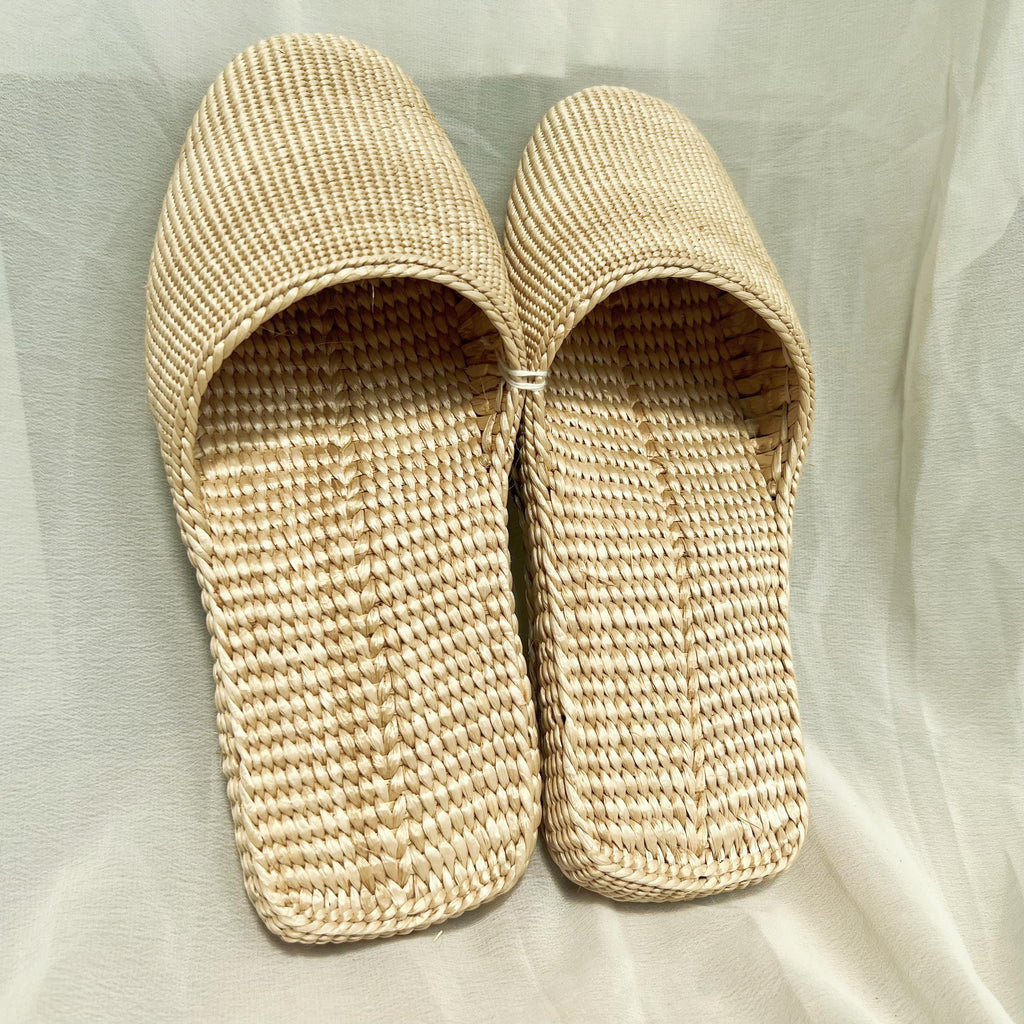 Handmade Woven Straw Slippers: All-Season Spa Shoes - view 9