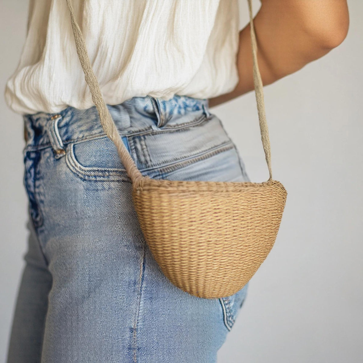 Mini Straw Crossbody Bag, Small Woven Basket Purse with Zip Top, Boho Summer Sling Bag for Sundress, Travel and Beach, Two Sizes