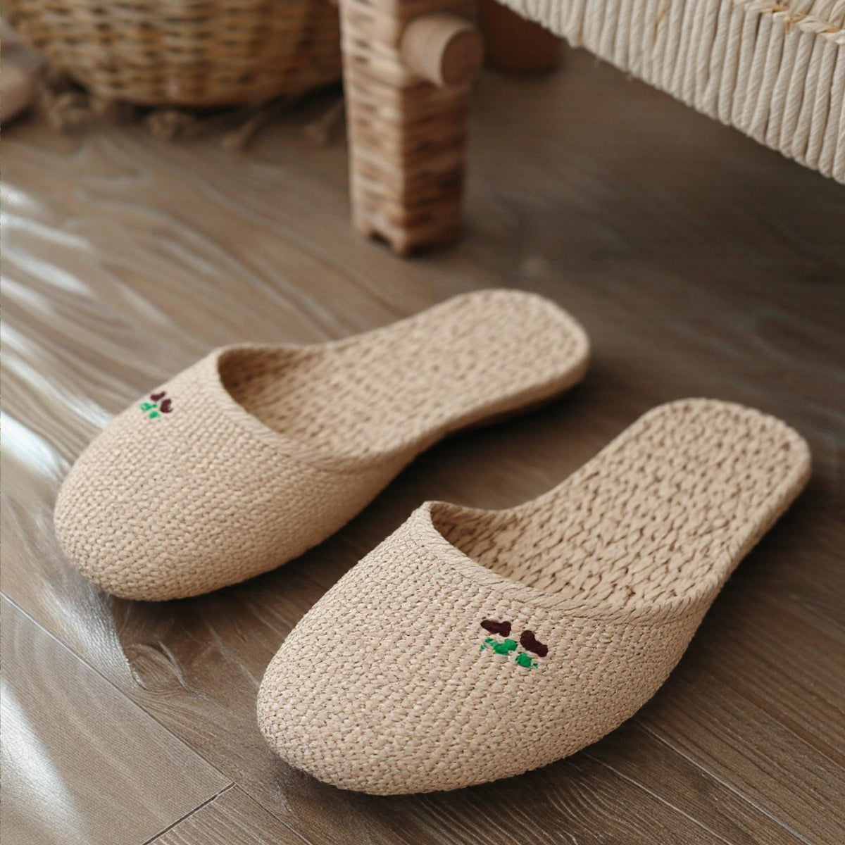 Handmade Woven Straw Slippers: Eco-Friendly Unisex Spa Shoes - view 2