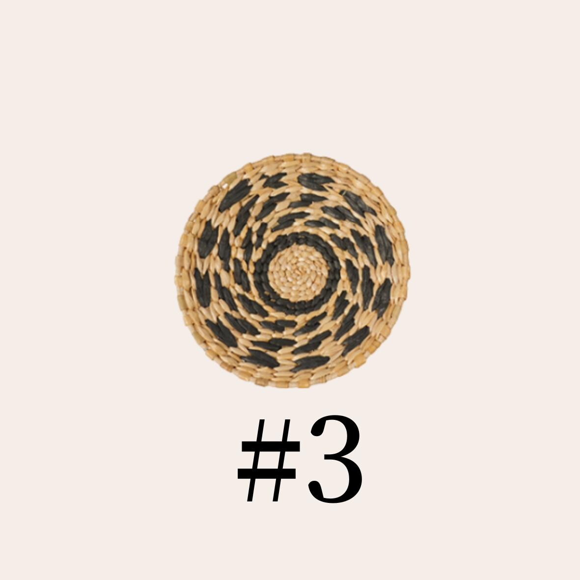 a circular woven object with a spiral pattern, and the number 3 is displayed below it.