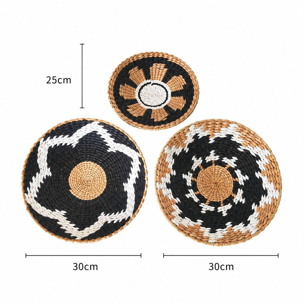 three woven baskets of different sizes, each with distinct patterns and designs. The baskets are placed side by side, with the largest one being 25 cm in diameter and the smallest one being 30 cm in diameter.
