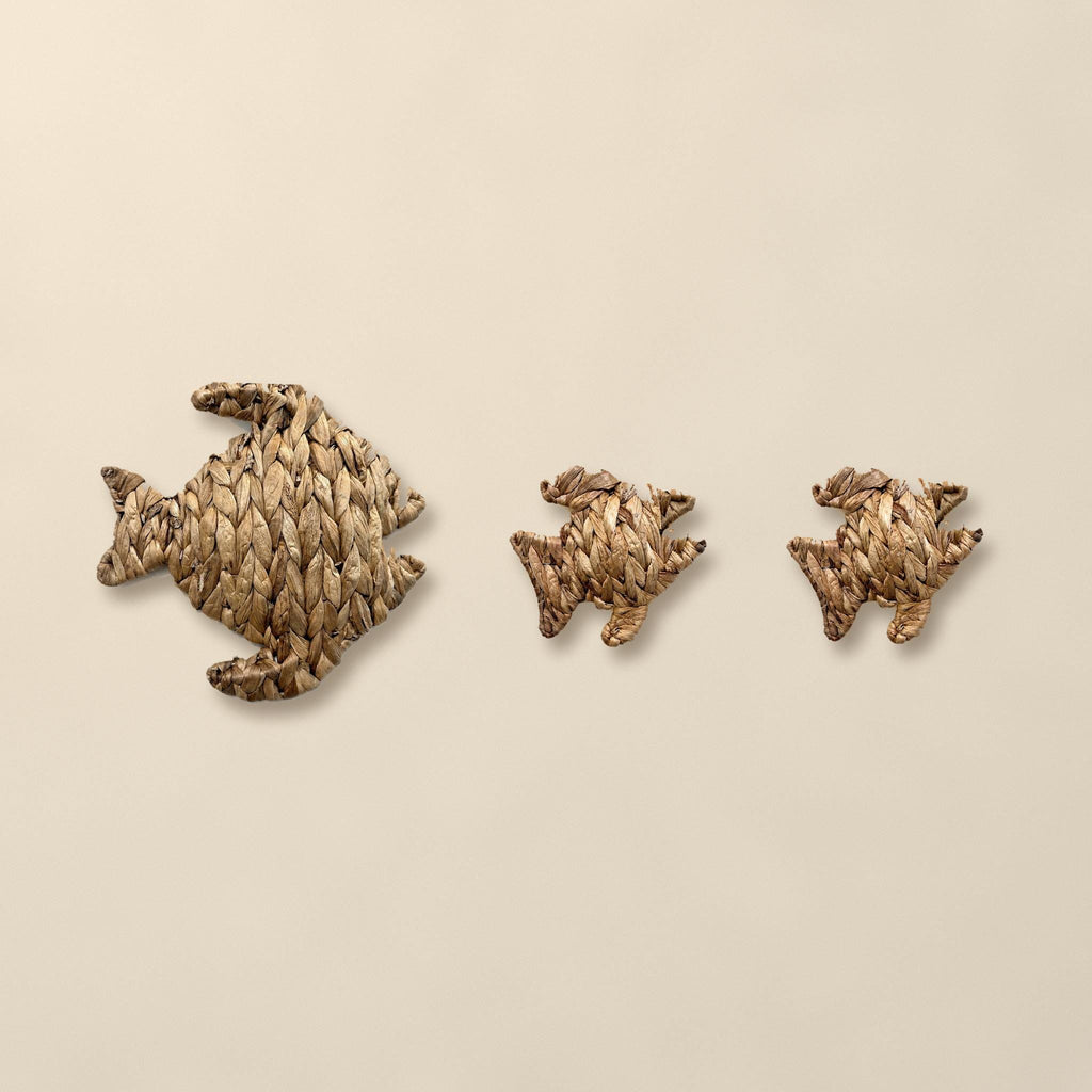 Style option 1 Large + 2 Small (Set of 3): what is included in this set of woven water hyacinth fish