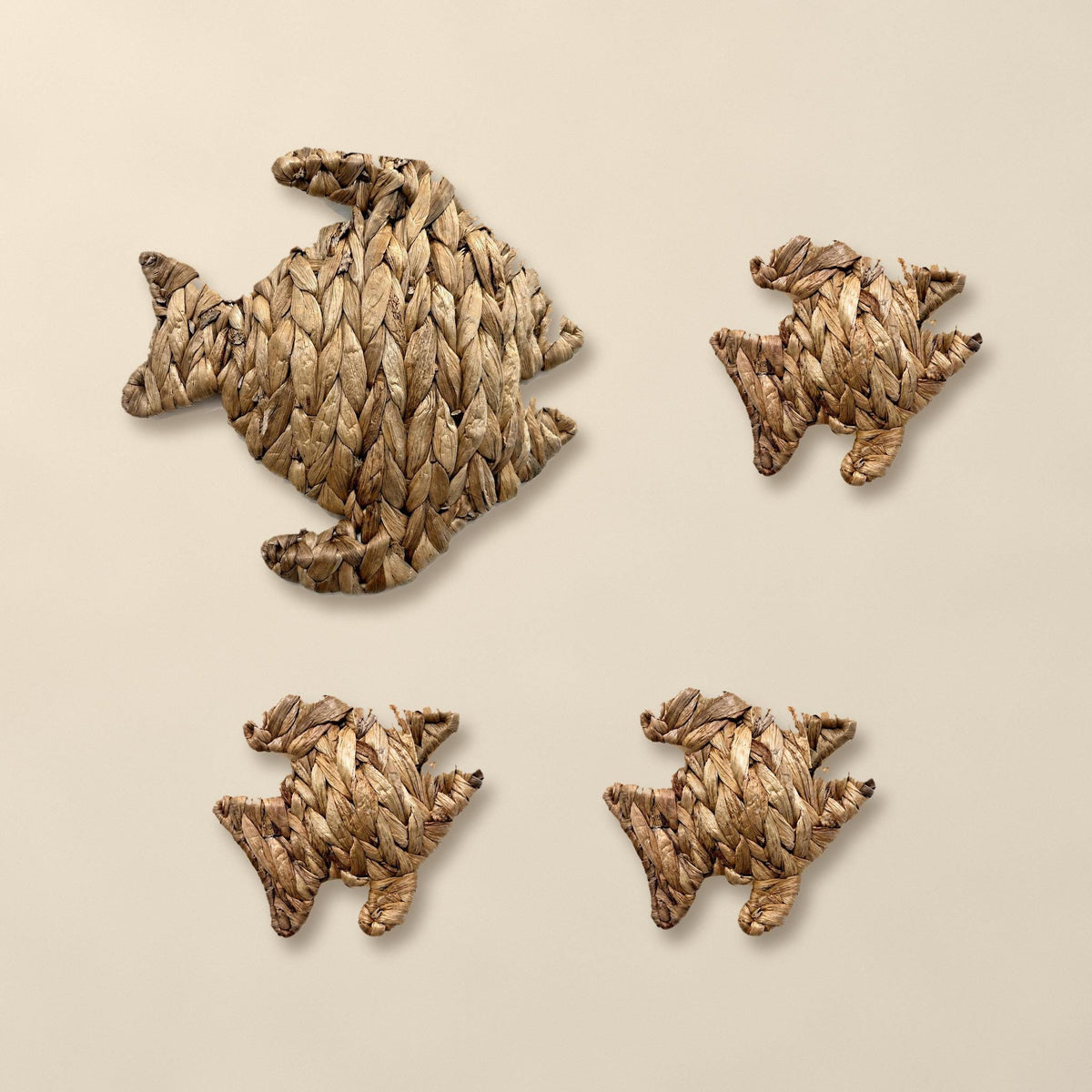 Style option 1 Large + 3 Small (Set of 4): what is included in this set of woven water hyacinth fish