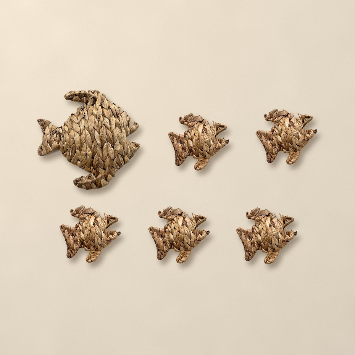 Style option 1 Large + 5 Small (Set of 6): what is included in this set of woven water hyacinth fish