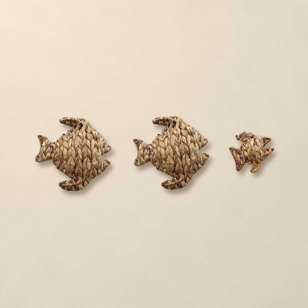 Style option 2 Large + 1 Small (Set of 3): what is included in this set of woven water hyacinth fish