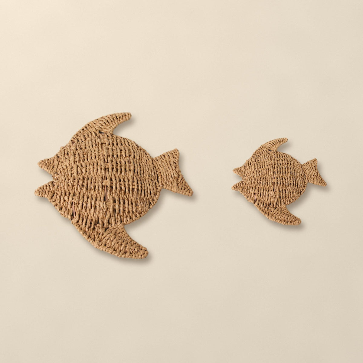 Style option 1 Large + 1 Small (Set of 2): what is included in this set of woven paper rope fish