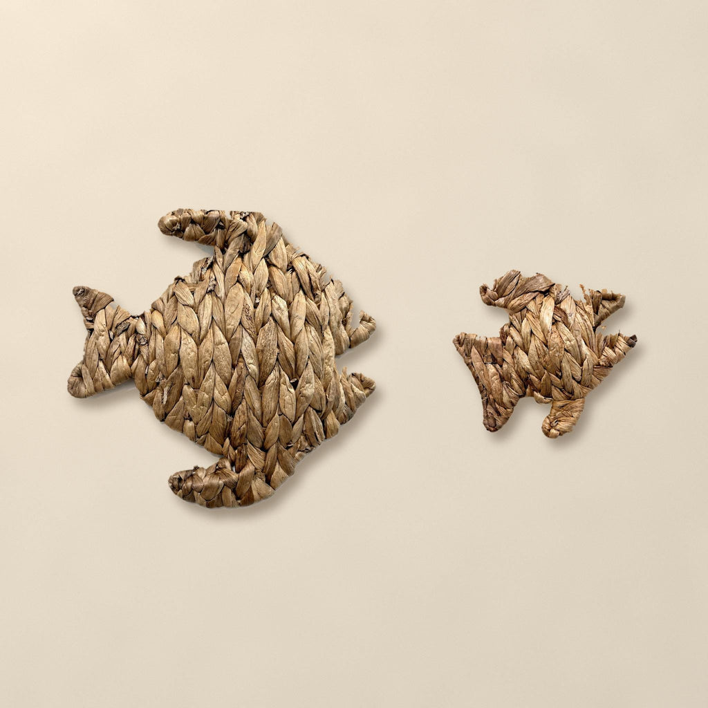 Style option 1 Large + 1 Small (Set of 2): what is included in this set of woven water hyacinth fish