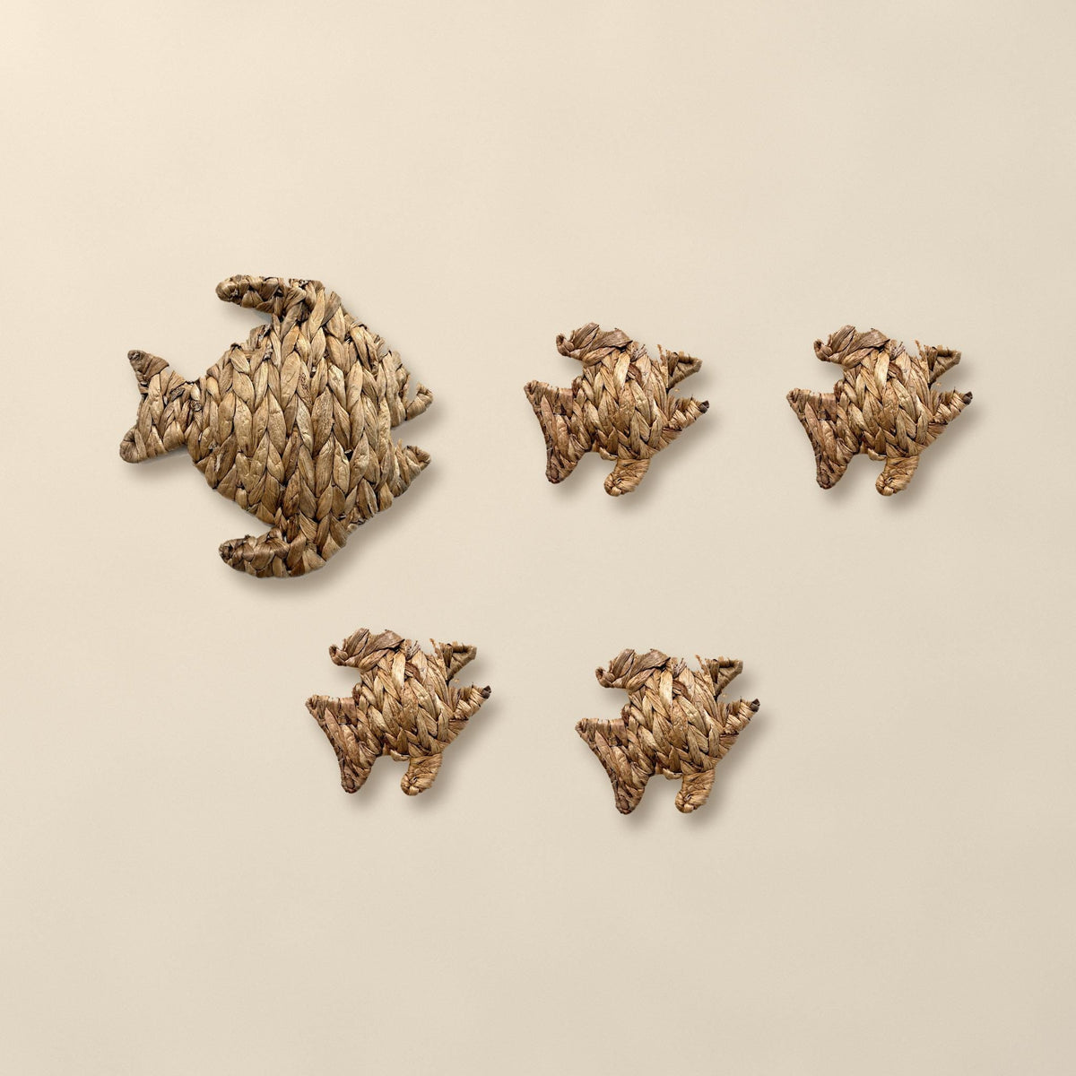 Style option 1 Large + 4 Small (Set of 5): what is included in this set of woven water hyacinth fish