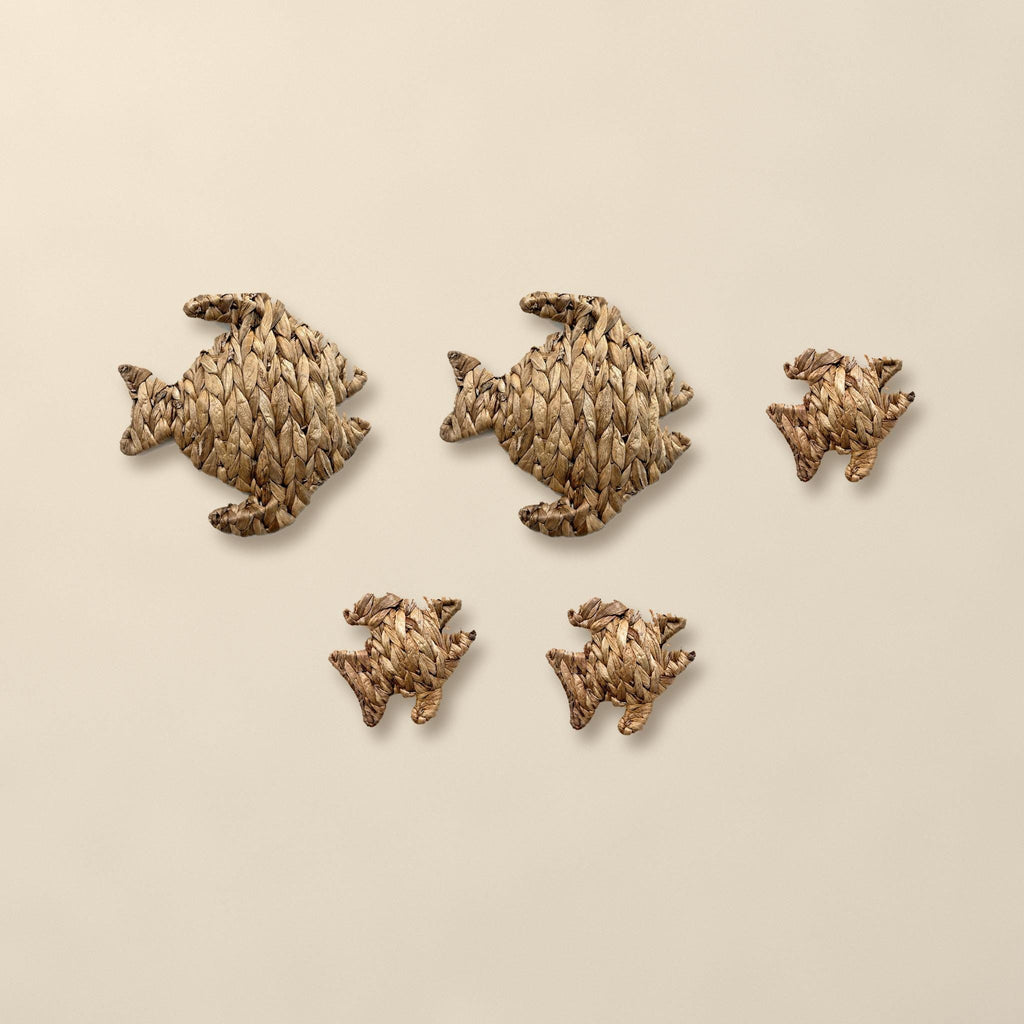 Style option 2 Large + 3 Small (Set of 5): what is included in this set of woven water hyacinth fish